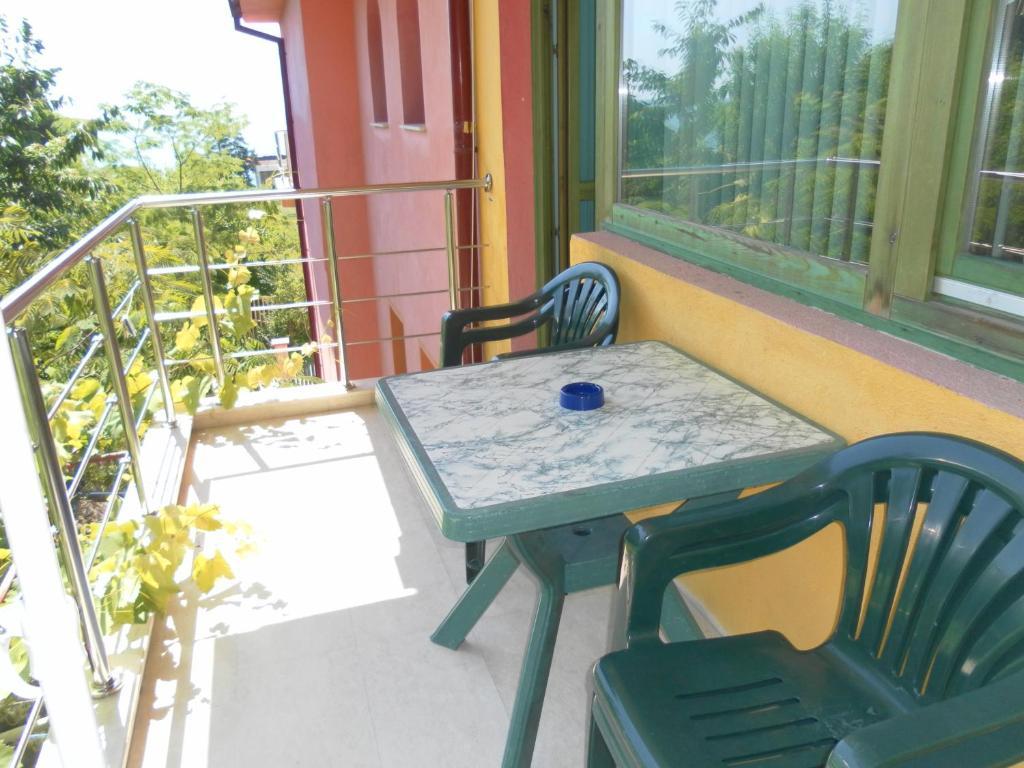 Villa Mari Guest Rooms Golden Sands Room photo
